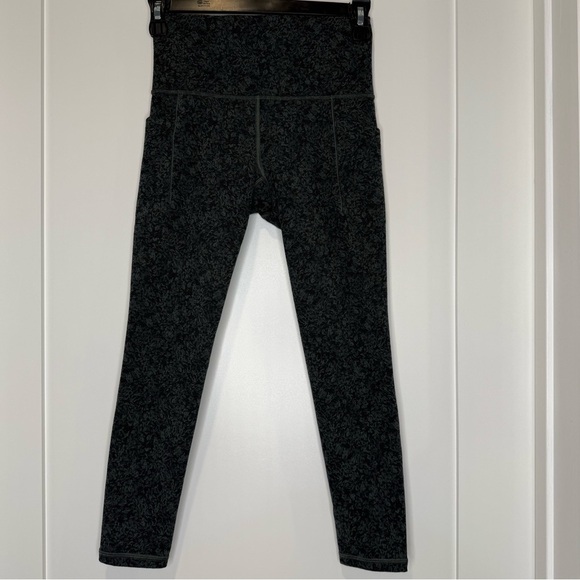 Athleta Pants - Athleta Salutation Stash Pocket II 7/8 Tight